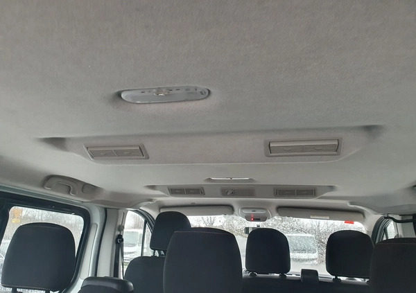 Renault Trafic cena 81180 przebieg: 124395, rok produkcji 2017 z Ozimek małe 92